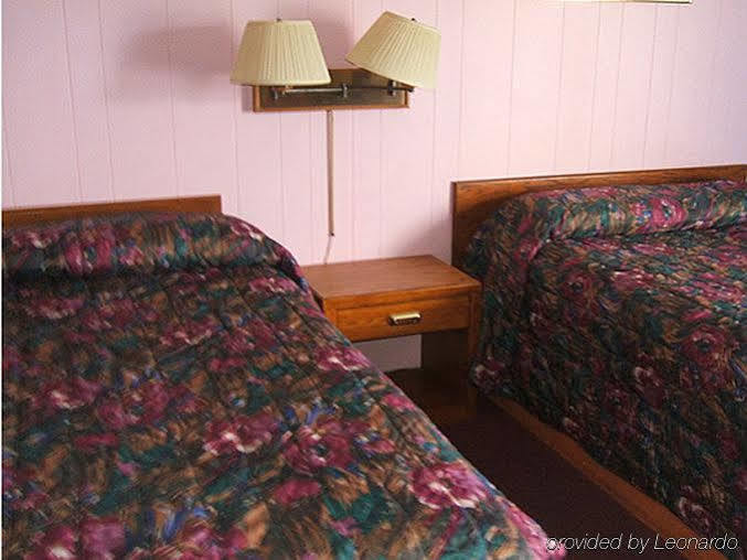 Glen Motel - Utica Room photo