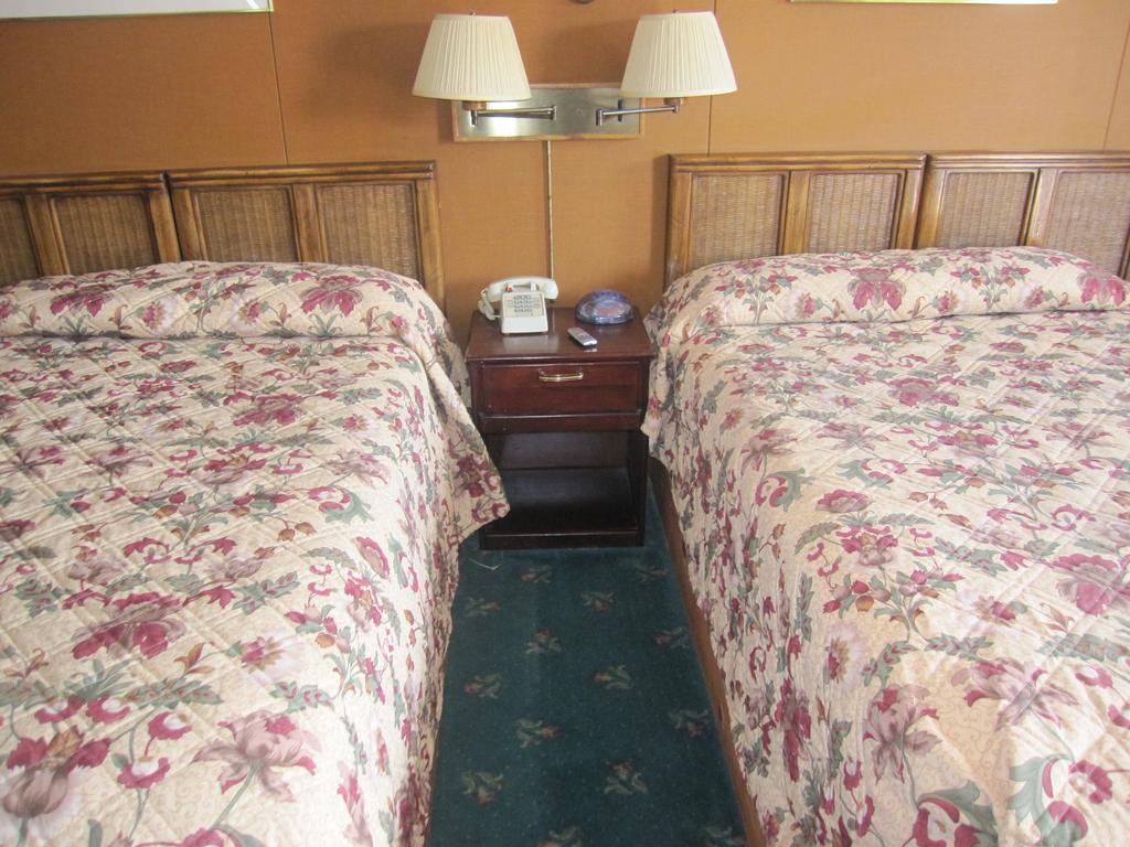 Glen Motel - Utica Exterior photo